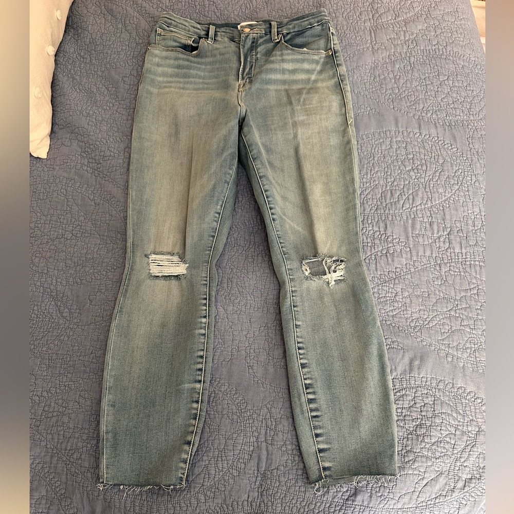 Good American good waist crop raw edge